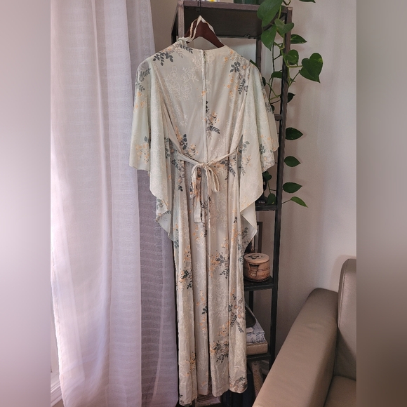 Vintage 1970s Flutter Sleeve Mint Green Dress - Picture 2 of 4